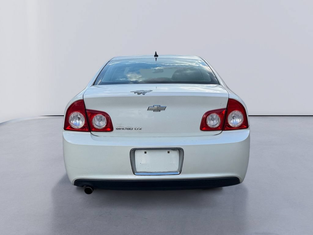 Used 2010 Chevrolet Malibu LTZ FWD image 4