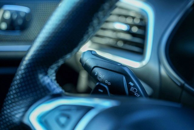 Used 2022 Ford Edge ST image 39