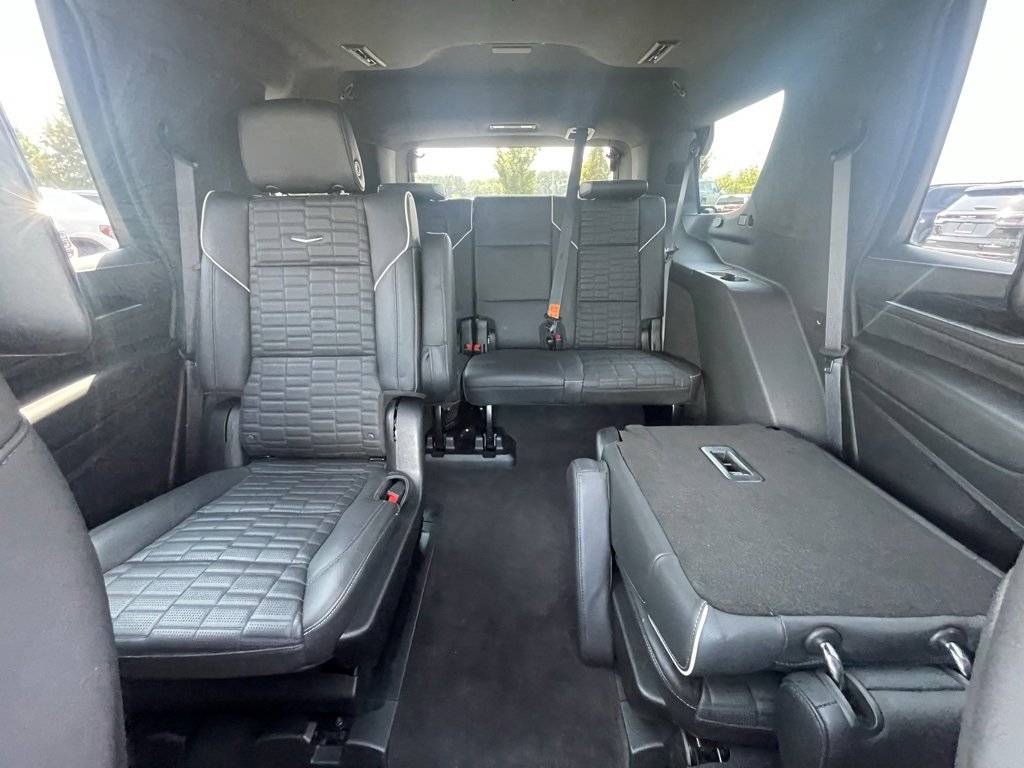 Used 2024 Cadillac Escalade V w/ LPO, ONYX Package image 25