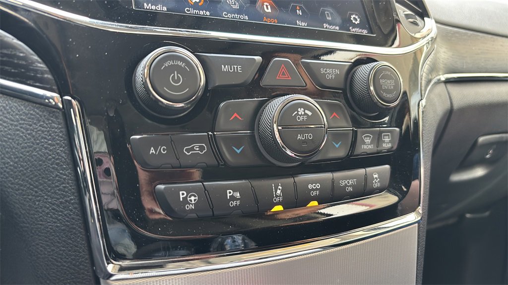 Used 2020 Jeep Grand Cherokee Summit image 29