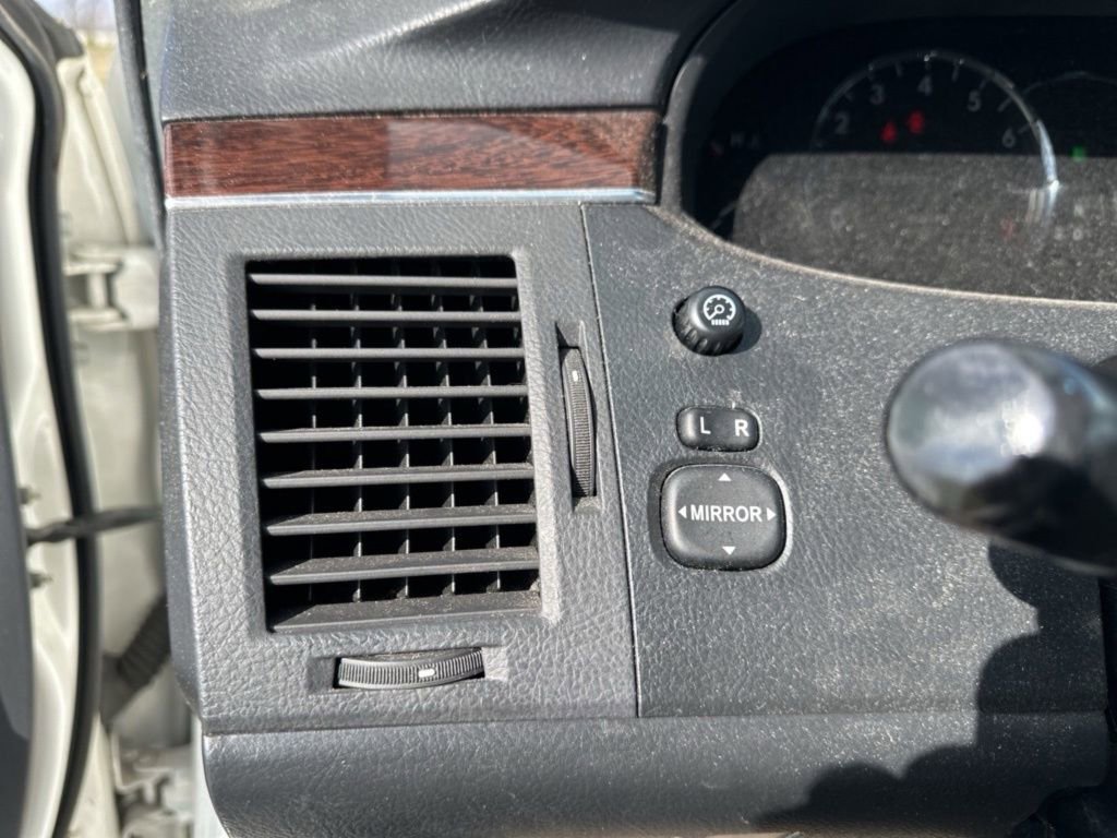 Used 2009 Toyota Avalon Limited image 18