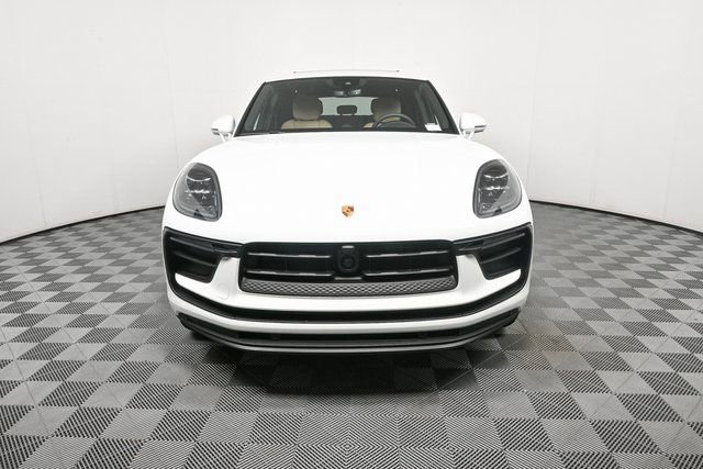 Used 2025 Porsche Macan image 35