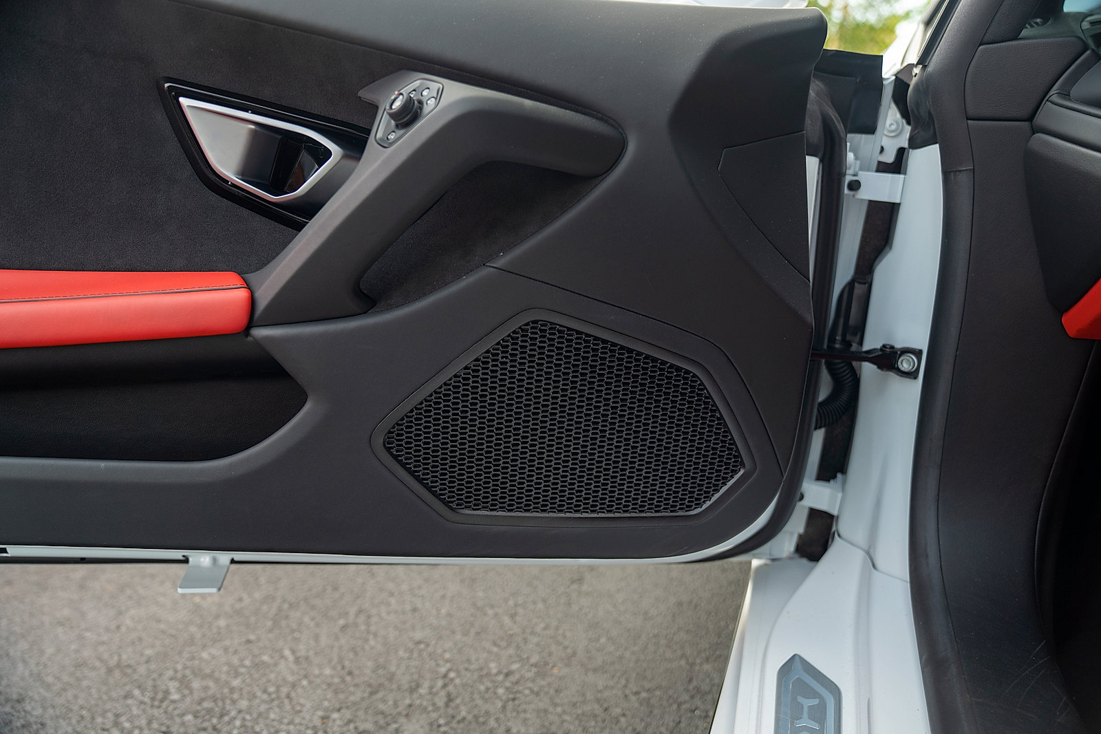 Used 2022 Lamborghini Huracan EVO RWD image 17