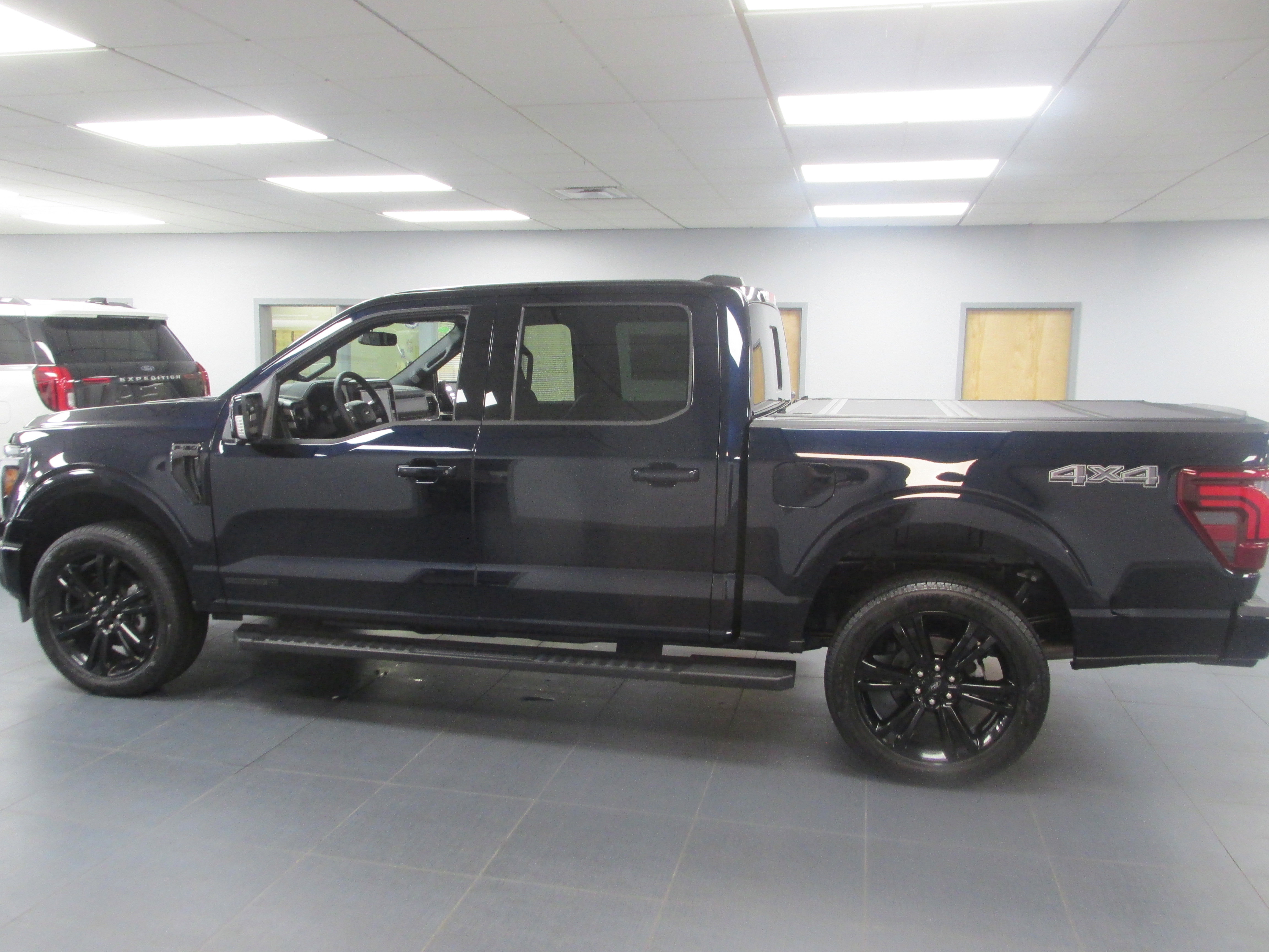 New 2026 Ford F150 Lariat w/ Equipment Group 502A High AWD/4WD image 8