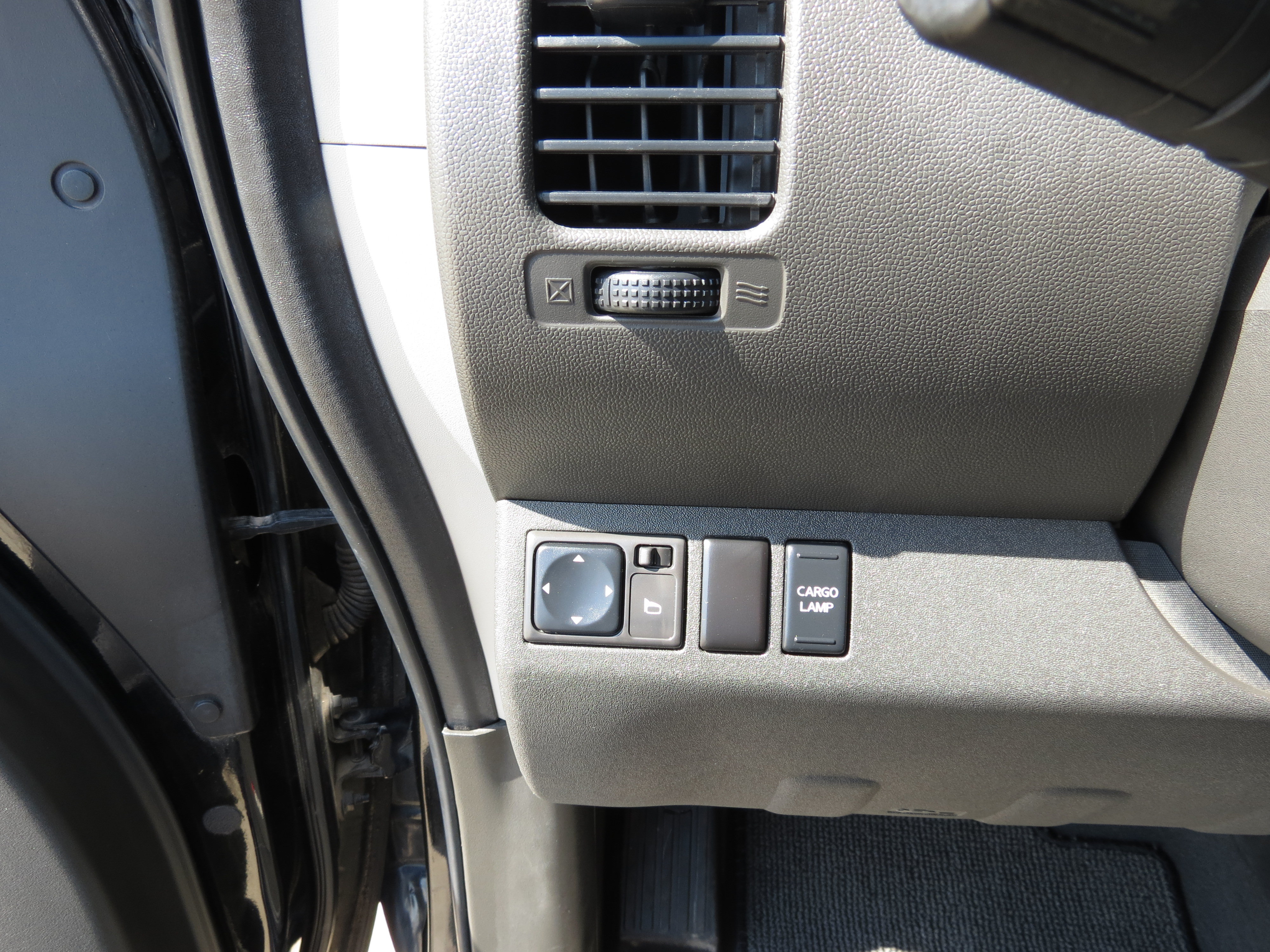 Used 2006 Nissan Frontier NISMO RWD image 11
