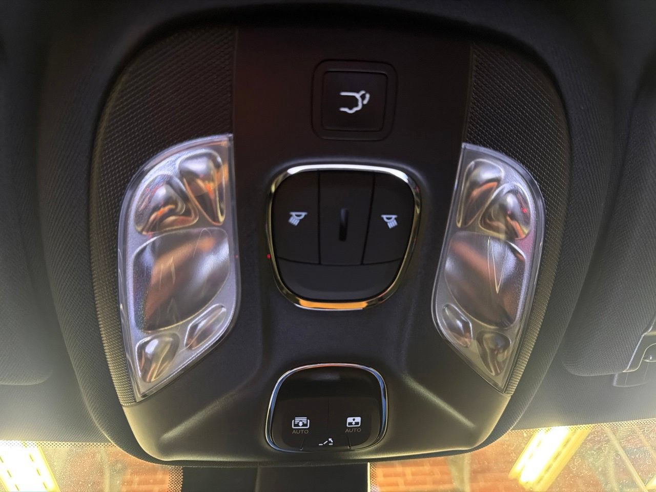 New 2026 Jeep Compass Trailhawk w/ Sun, Sound & Navigation Group AWD/4WD image 27