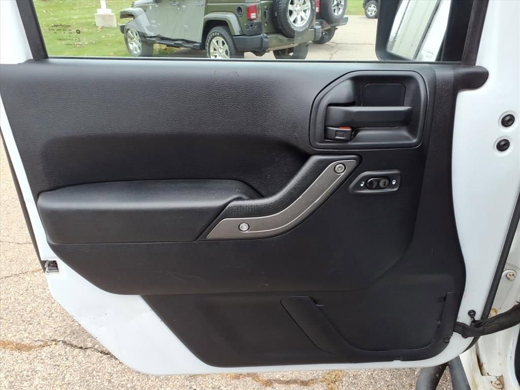 Used 2011 Jeep Wrangler Unlimited Sport image 15