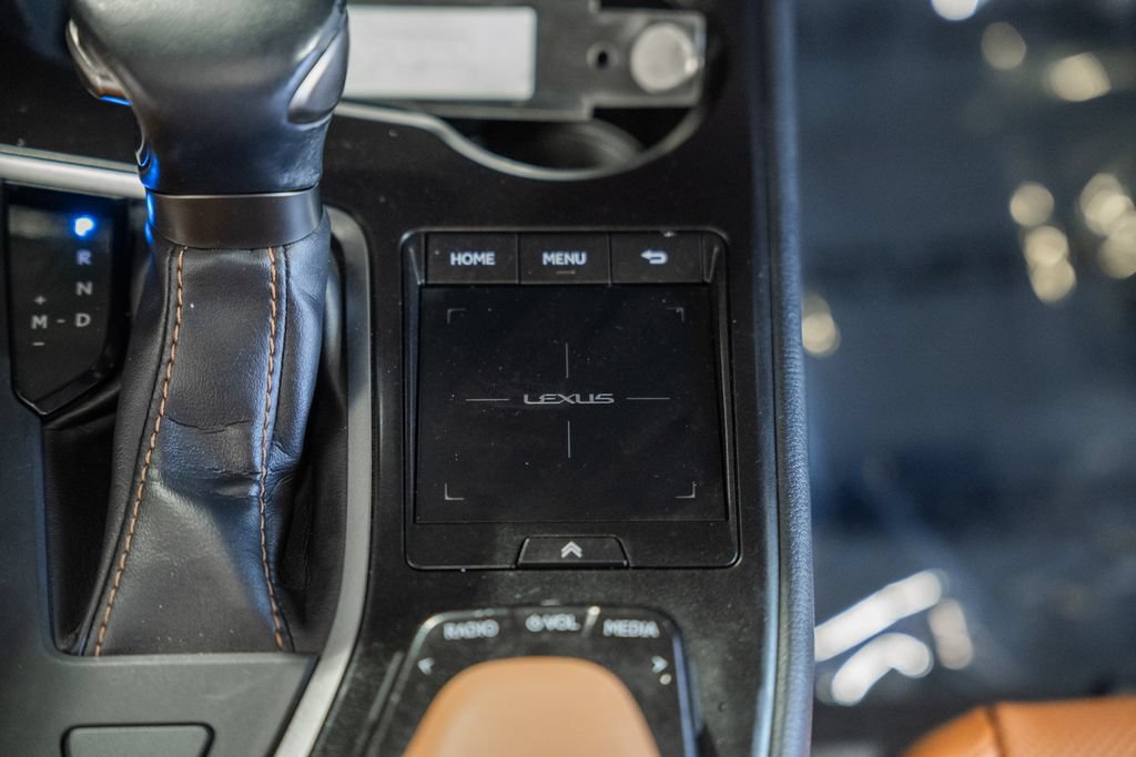 Used 2019 Lexus UX 200 w/ Premium Package FWD image 24