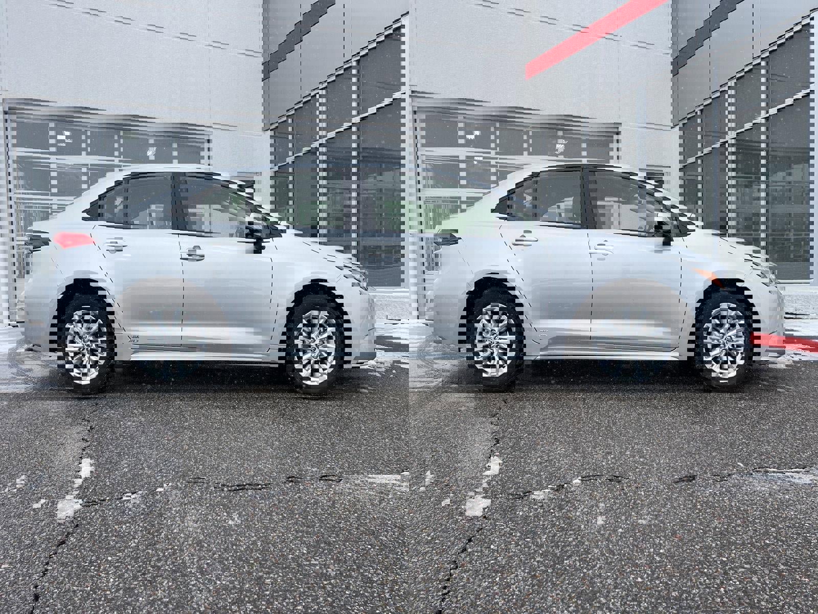 Used 2025 Toyota Corolla LE w/ LE Premium Package image 3