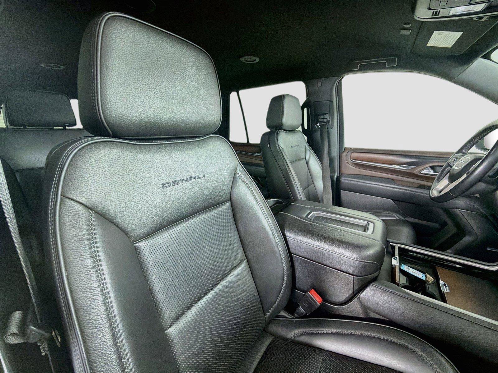 Used 2022 GMC Yukon Denali AWD/4WD image 30