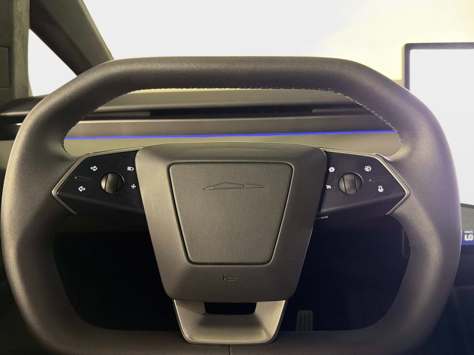 Used 2024 Tesla Cybertruck AWD Crew Cab image 45