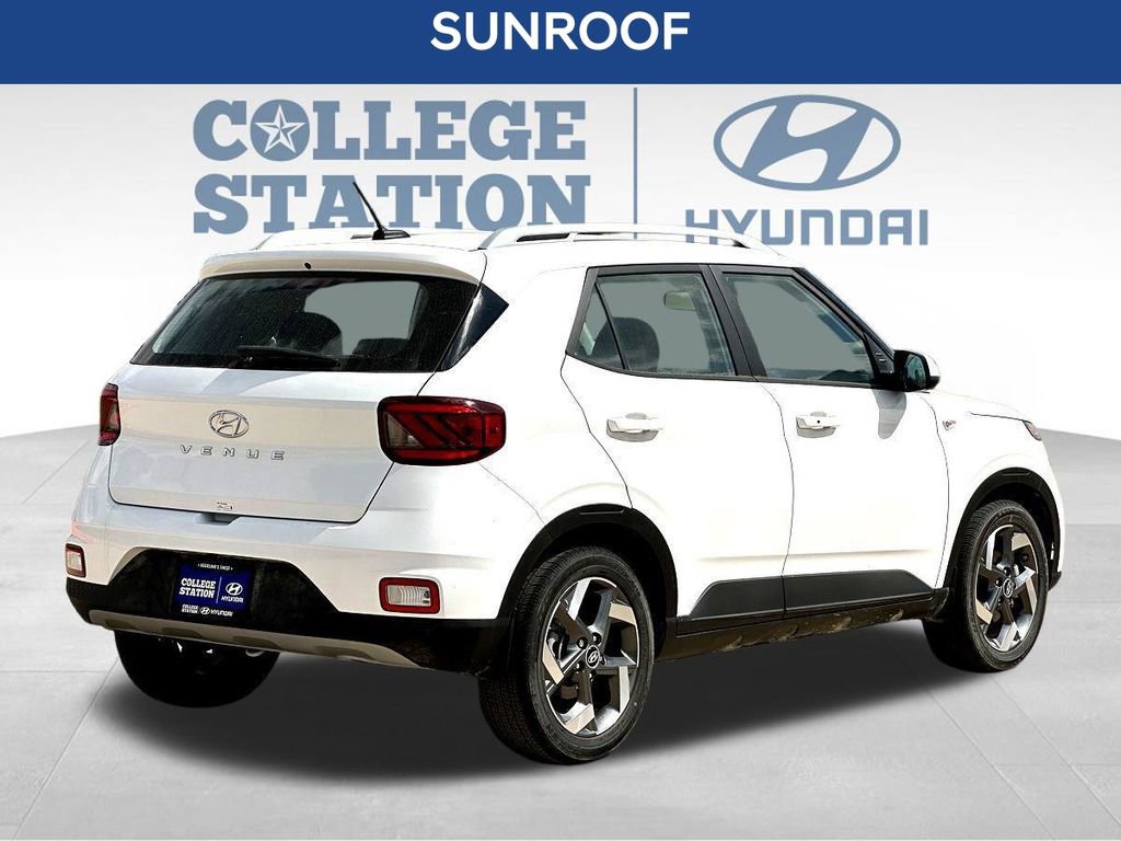 Used 2025 Hyundai Venue SEL FWD image 10