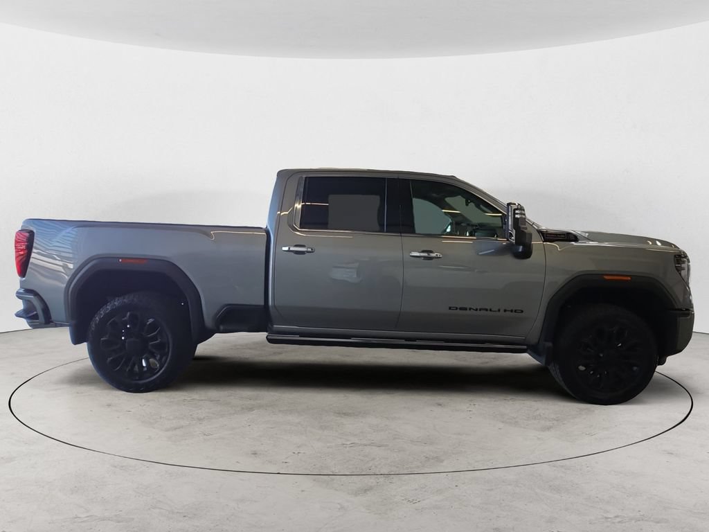 Certified 2026 GMC Sierra 2500 Denali w/ LPO, Black Badging Package AWD/4WD image 4