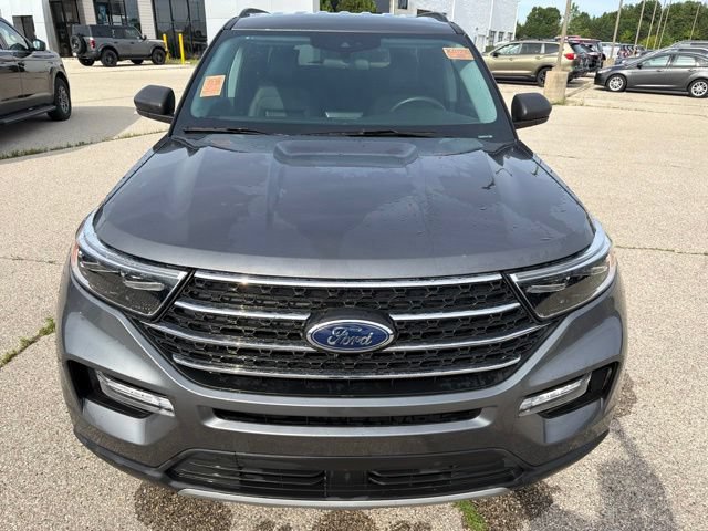 Used 2024 Ford Explorer XLT w/ Equipment Group 202A AWD/4WD image 8