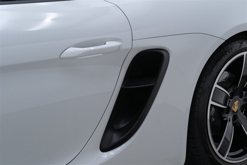 Used 2023 Porsche 718 Boxster GTS RWD image 33