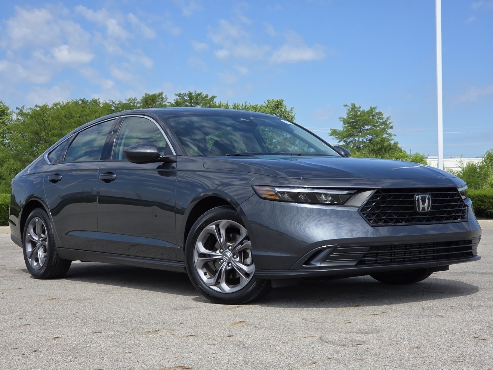 Used 2023 Honda Accord EX image 2