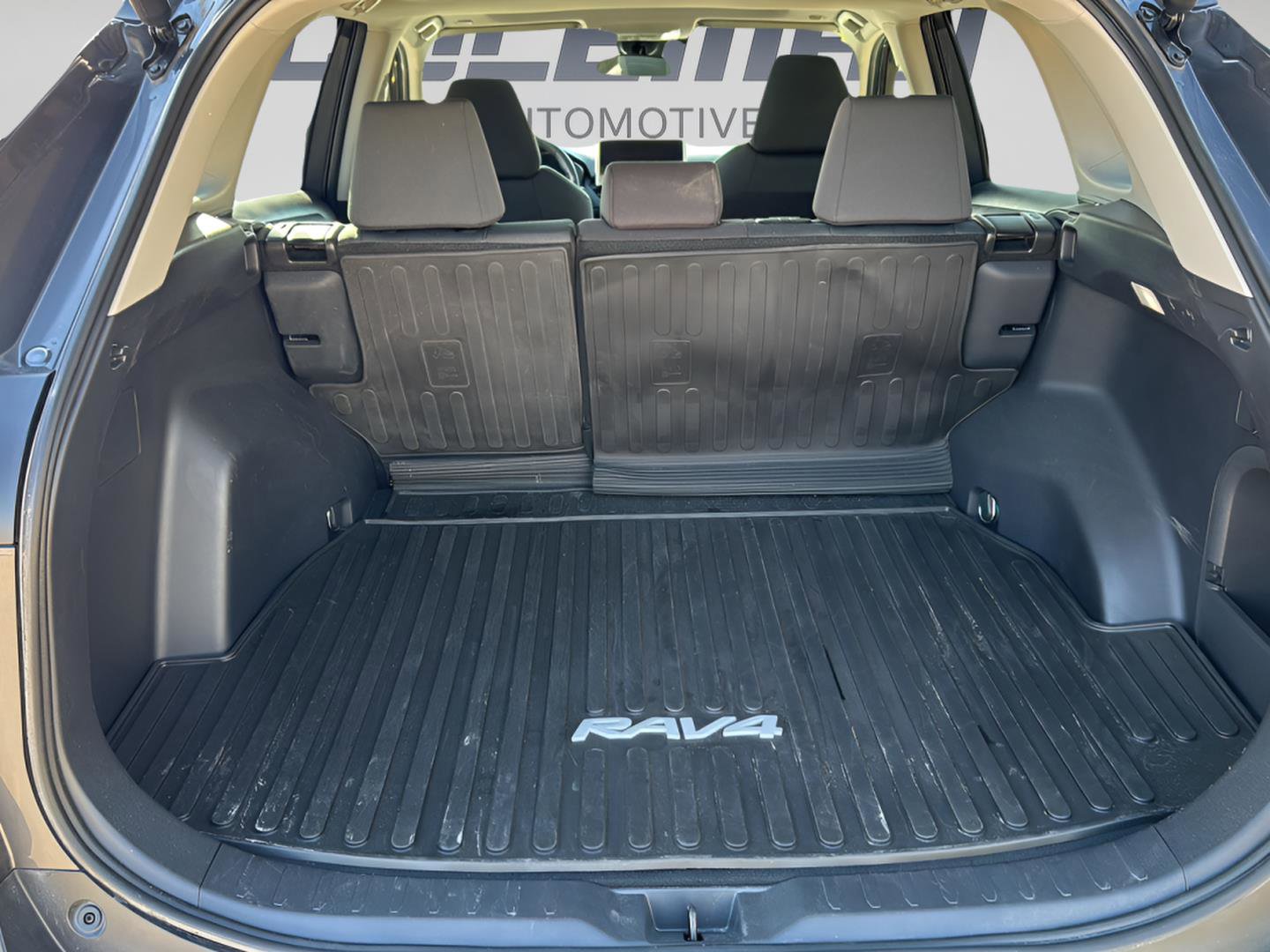 Used 2024 Toyota RAV4 XLE w/ Convenience Package image 23