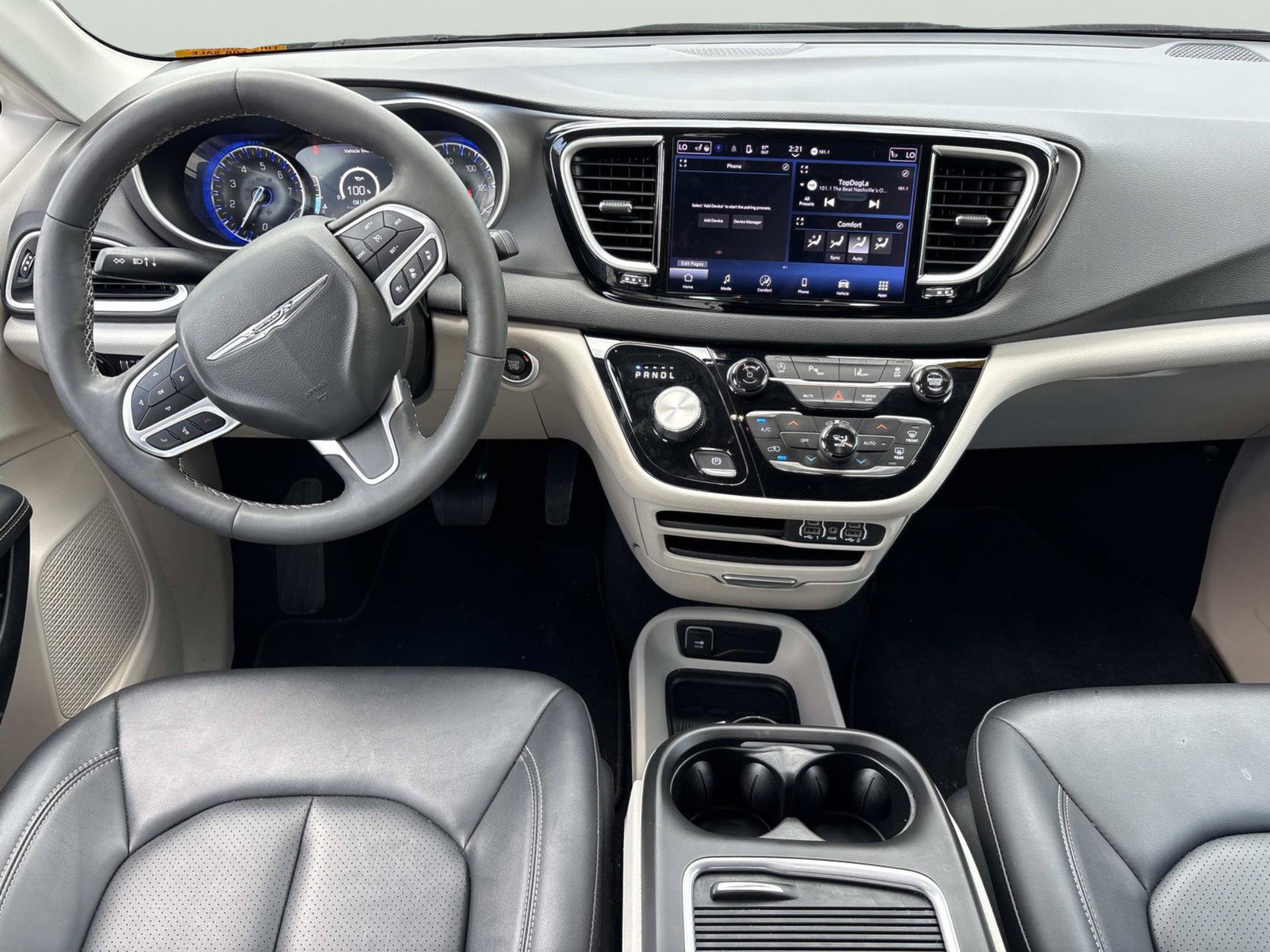 Used 2024 Chrysler Pacifica Touring-L FWD image 13
