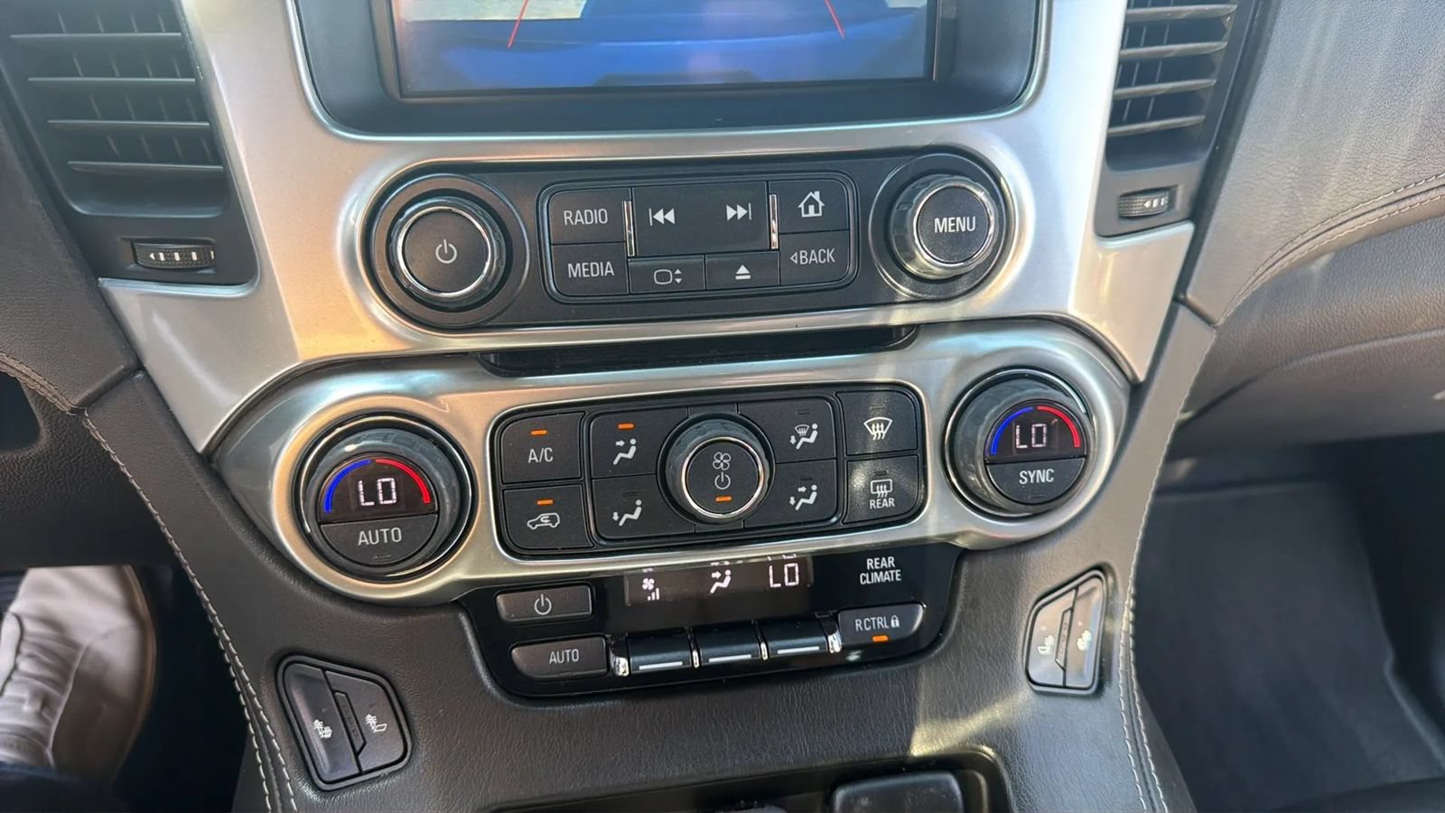 Used 2019 Chevrolet Suburban LT AWD/4WD image 19