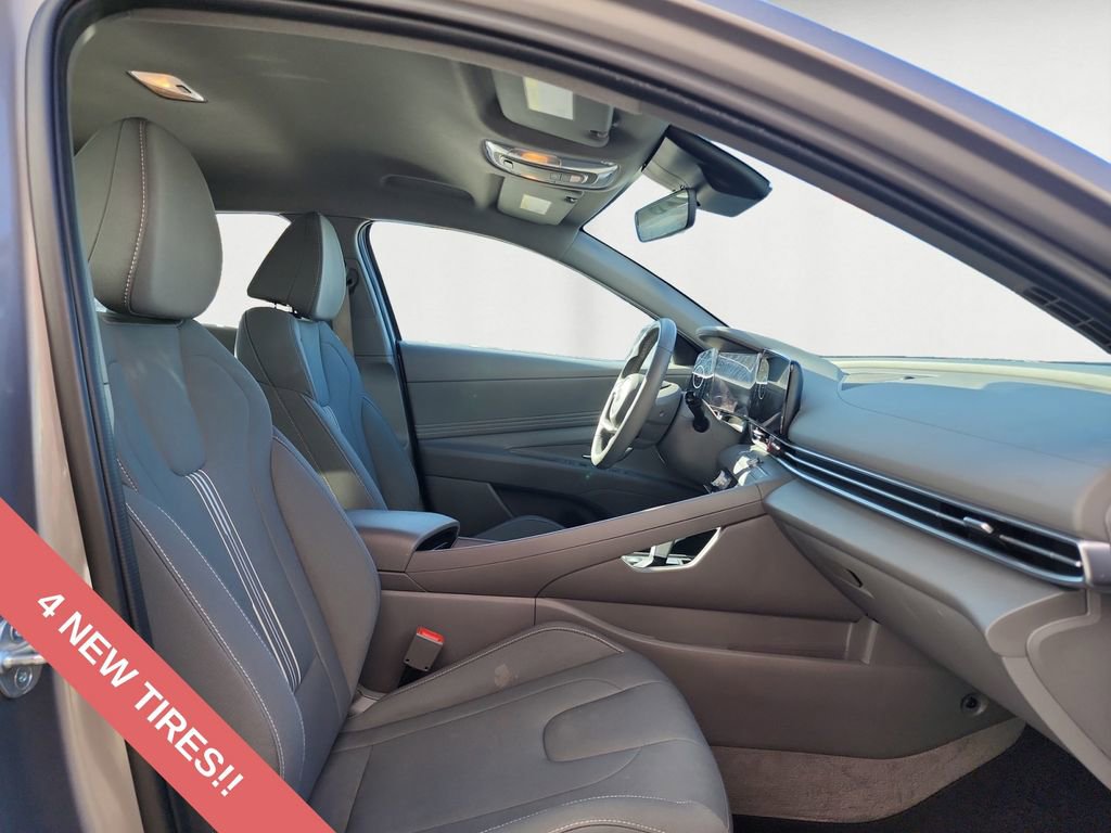 Used 2023 Hyundai Elantra SEL w/ Convenience Package image 15