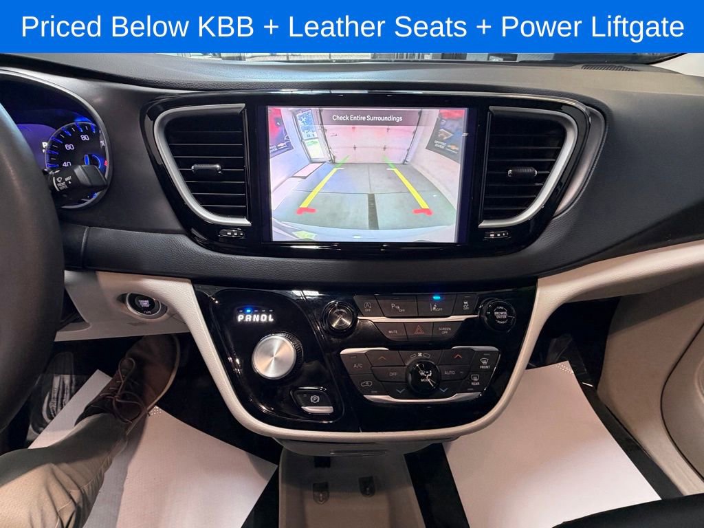 Used 2024 Chrysler Pacifica Touring-L FWD image 14