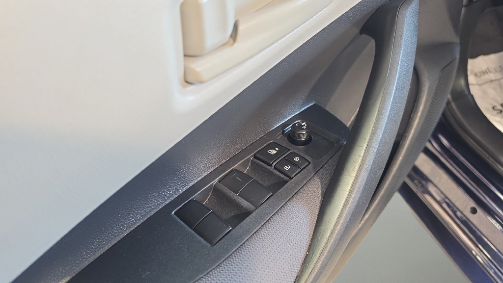 Used 2024 Toyota Corolla LE FWD image 13