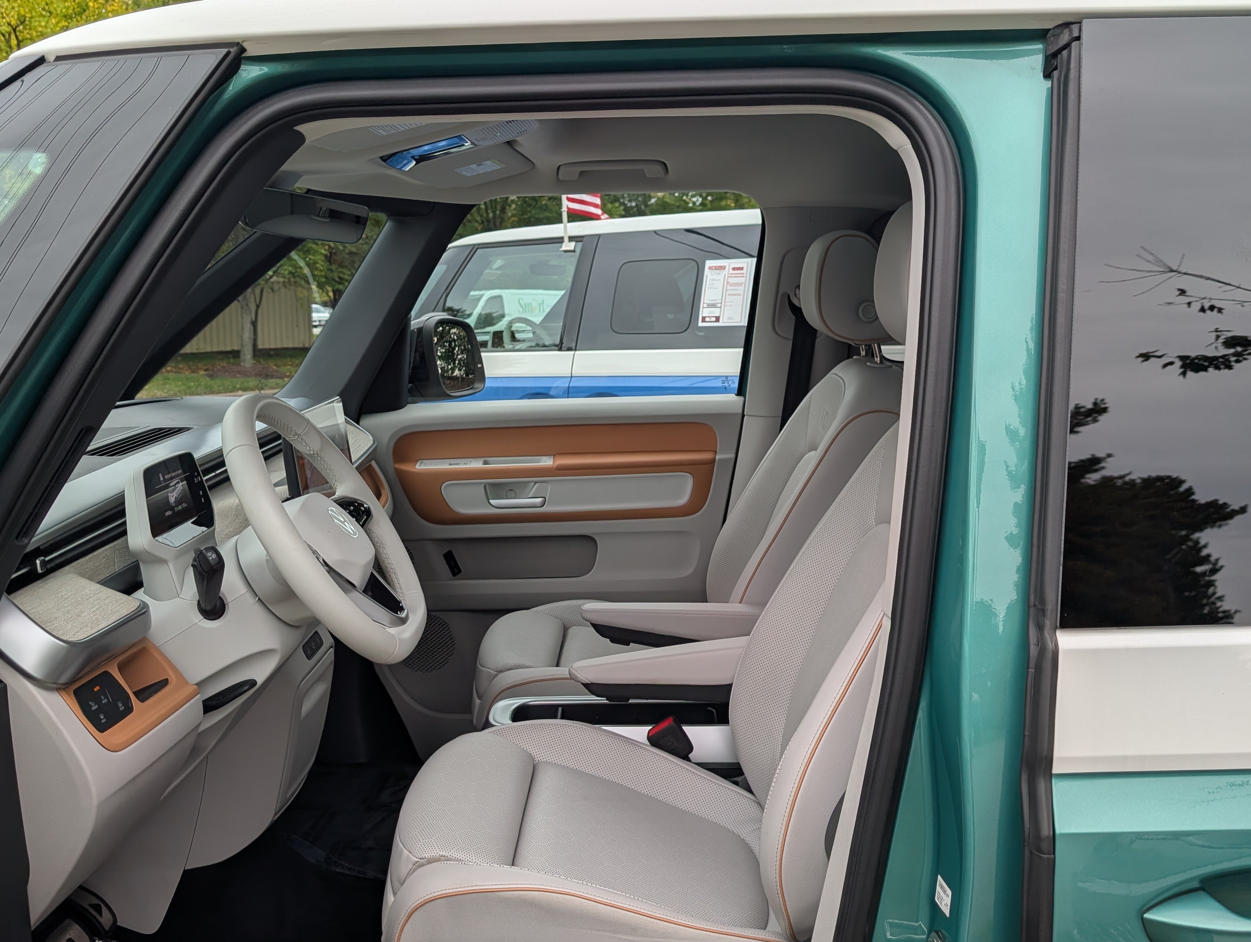 Used 2025 Volkswagen ID. Buzz 1st Edition AWD/4WD image 19