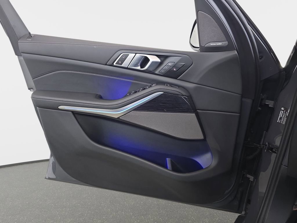 Used 2026 BMW X5 xDrive40i w/ M Sport Package image 29