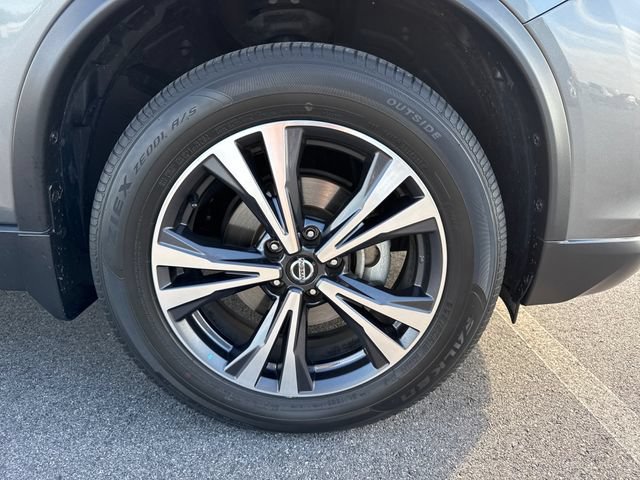 Used 2019 Nissan Rogue SV w/ Premium Package AWD/4WD image 11