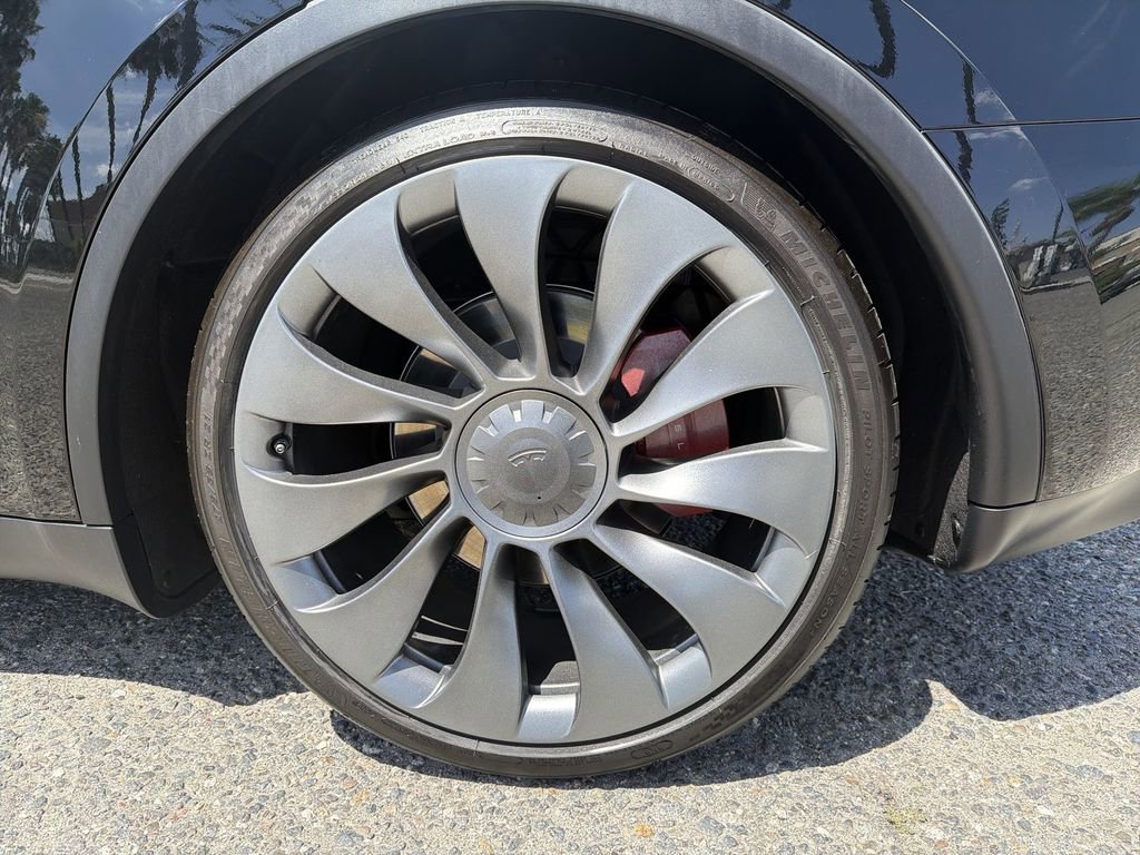 Used 2023 Tesla Model Y Performance AWD/4WD image 19