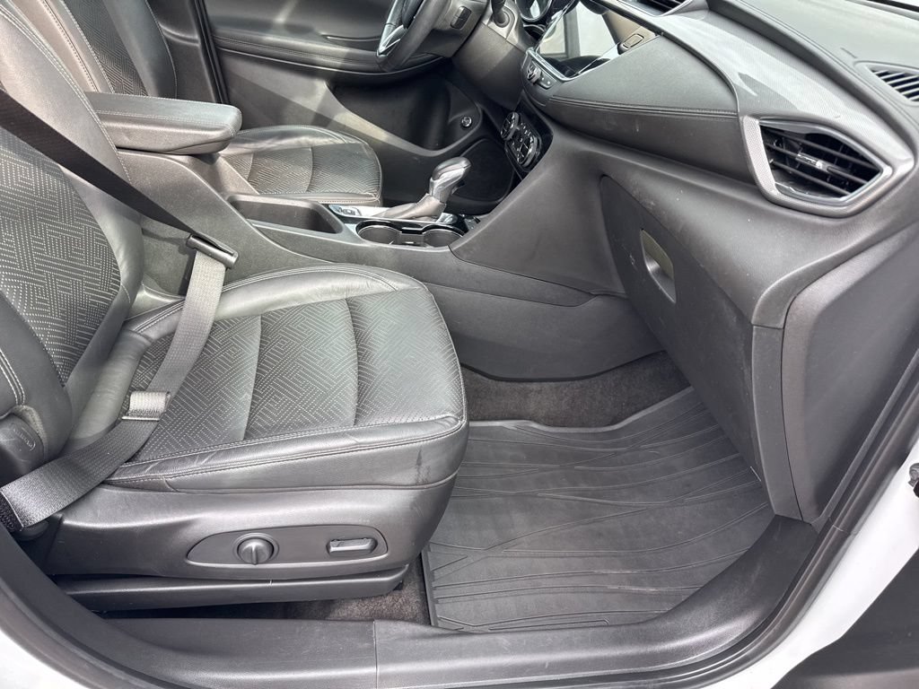 Certified 2020 Buick Encore GX Essence FWD image 49