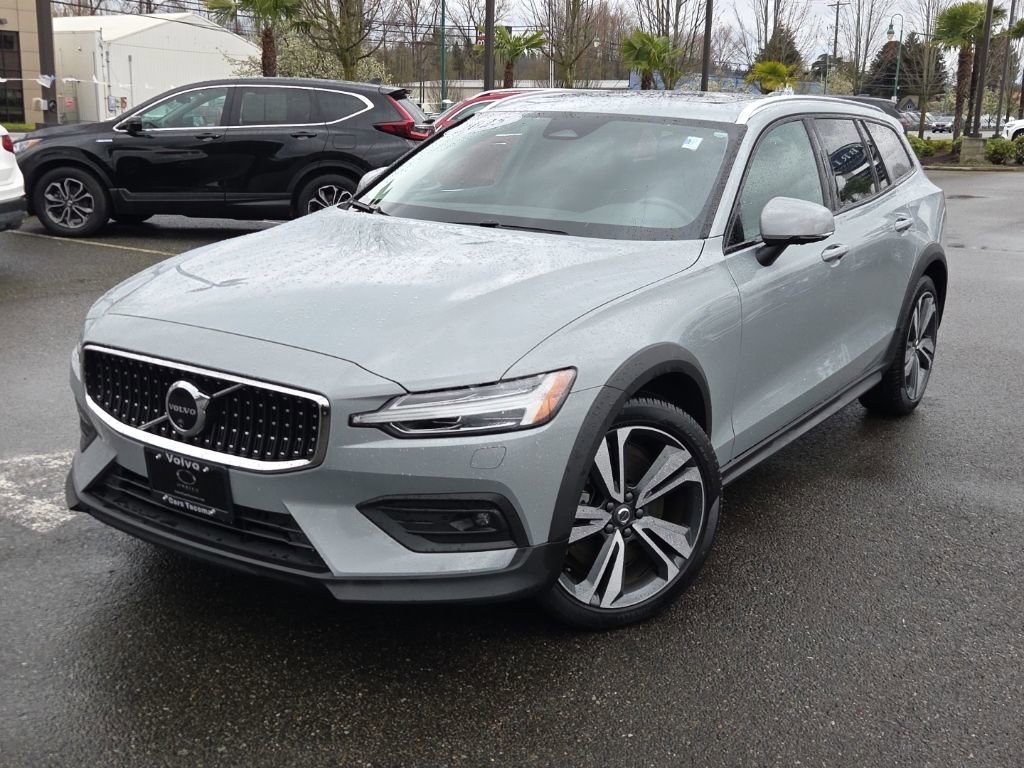 Certified 2025 Volvo V60 B5 Cross Country Plus image 1