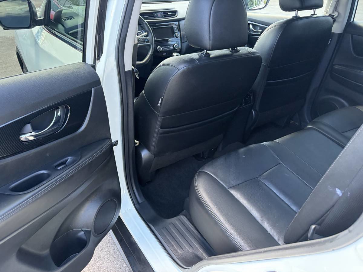 Used 2020 Nissan Rogue SL AWD/4WD image 18