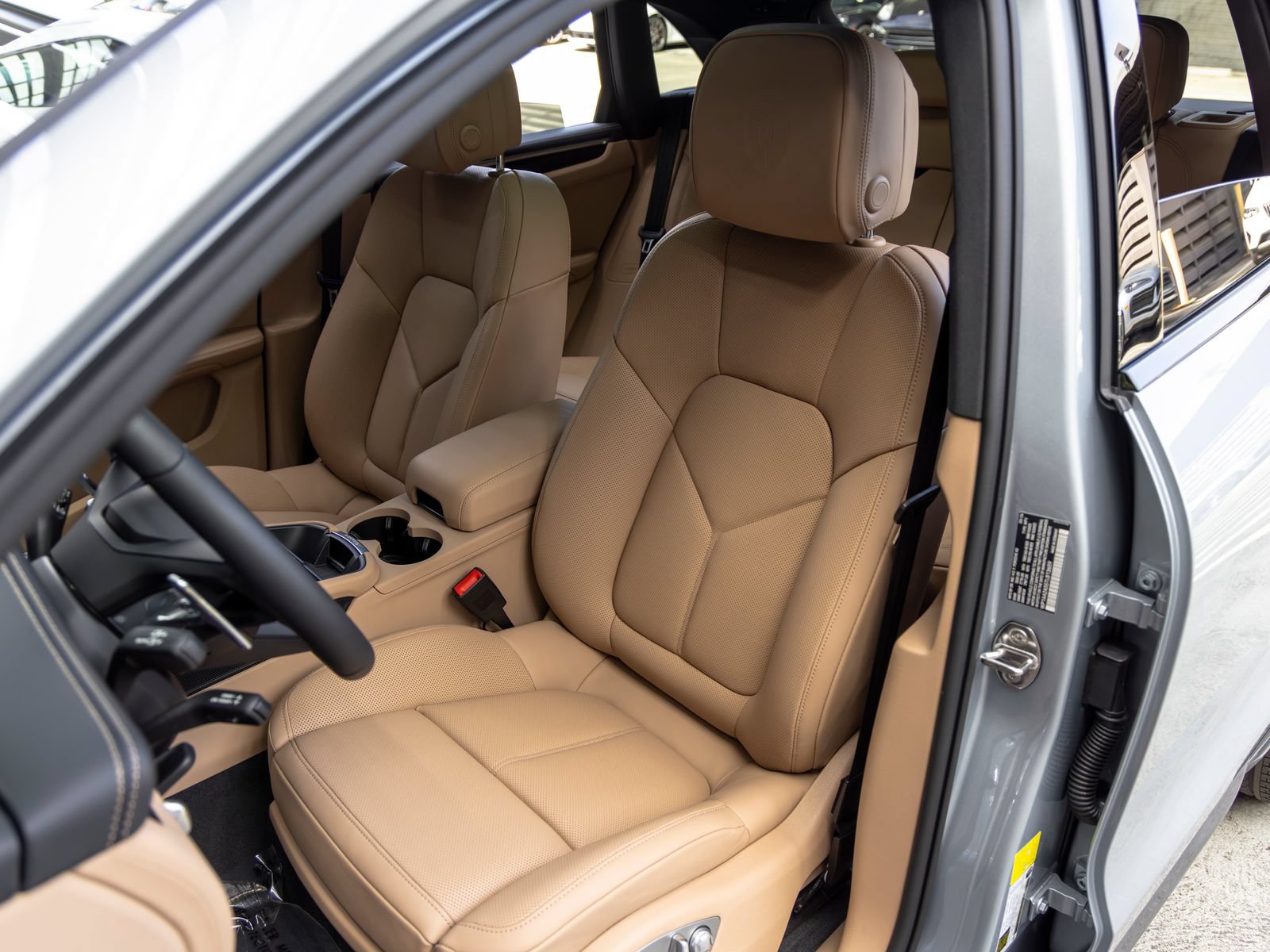 New 2026 Porsche Macan Turbo AWD/4WD image 5