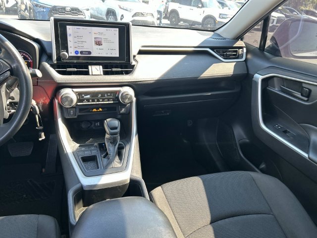 Used 2024 Toyota RAV4 LE FWD image 15