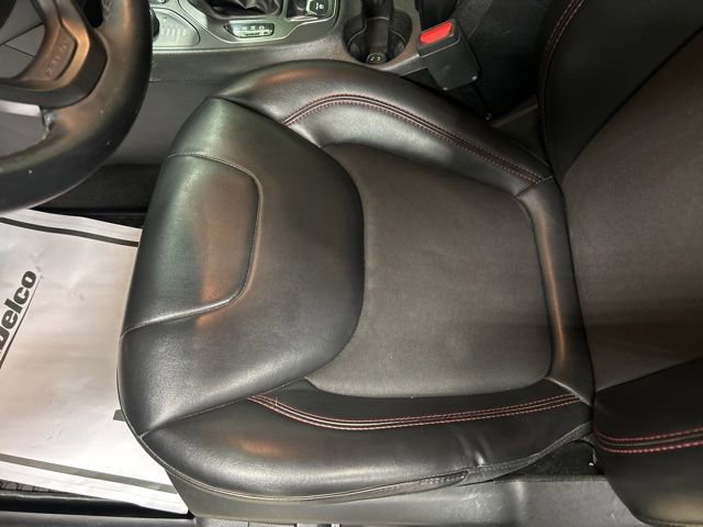 Used 2019 Jeep Cherokee Trailhawk w/ Cold Weather Group image 11