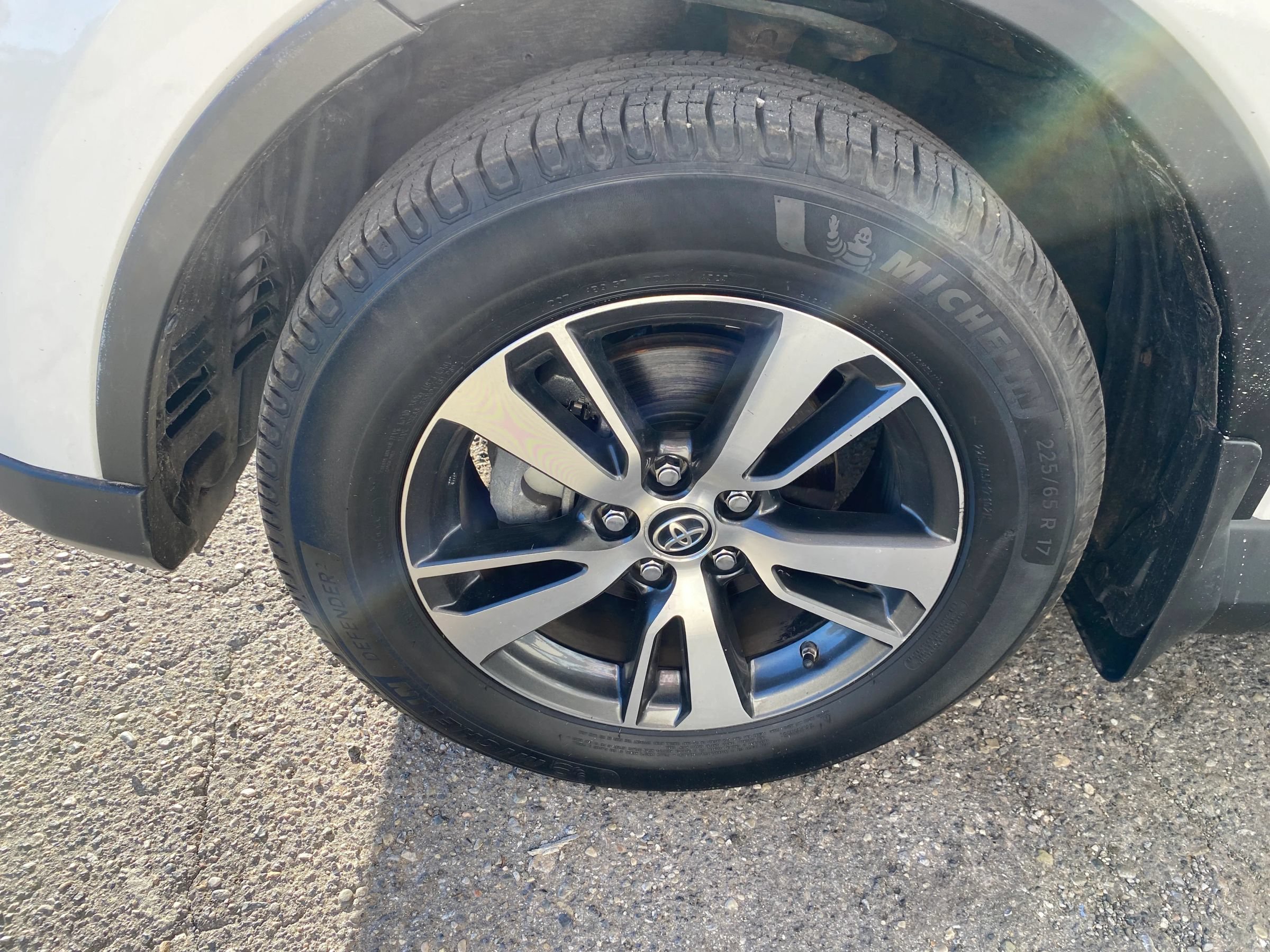 Used 2017 Toyota RAV4 XLE AWD/4WD image 25