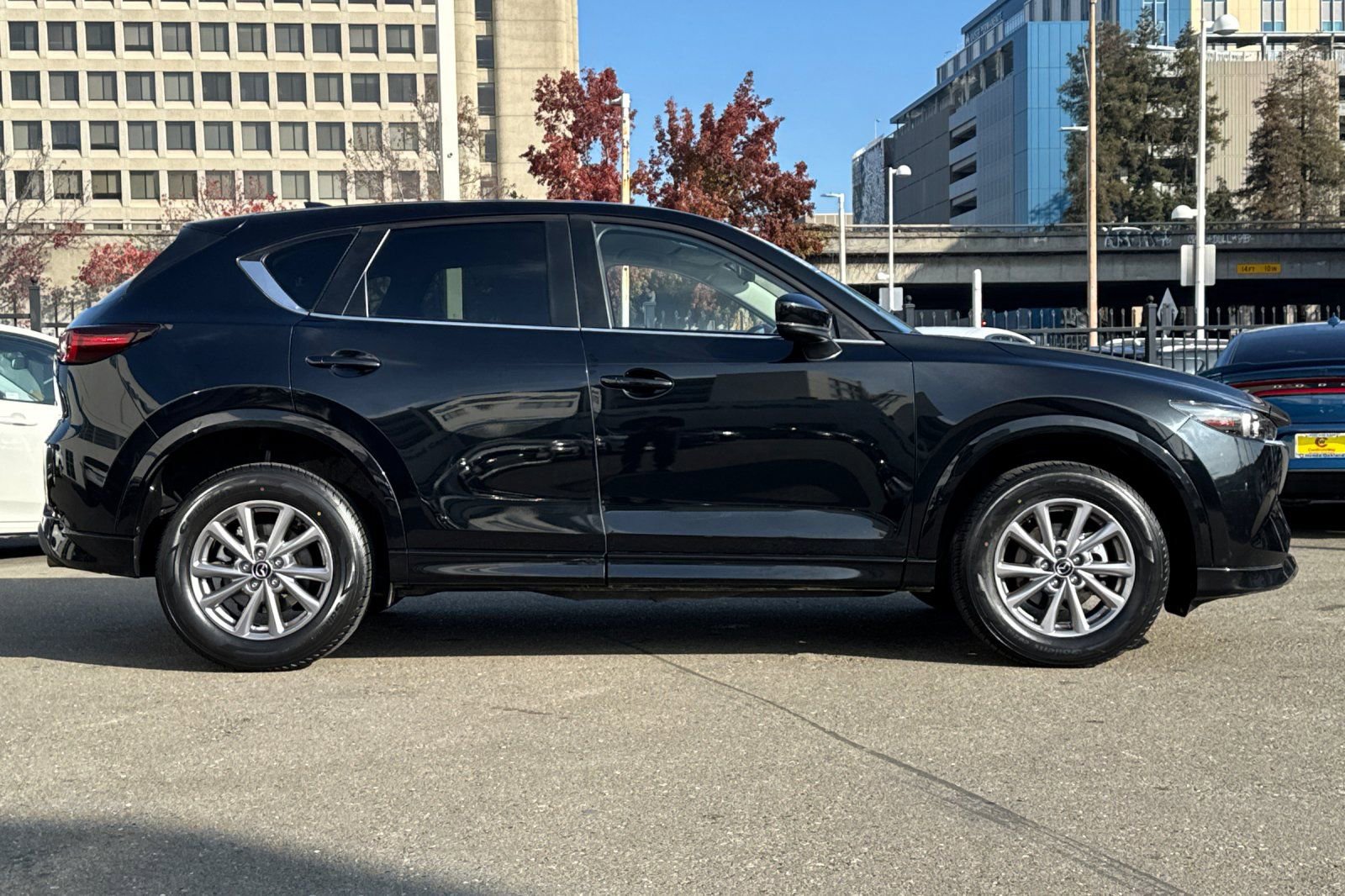 Used 2024 MAZDA CX-5 AWD 2.5 S w/ Select Package image 3
