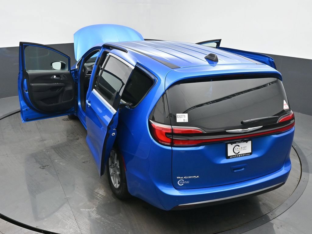New 2026 Chrysler Pacifica Select image 64