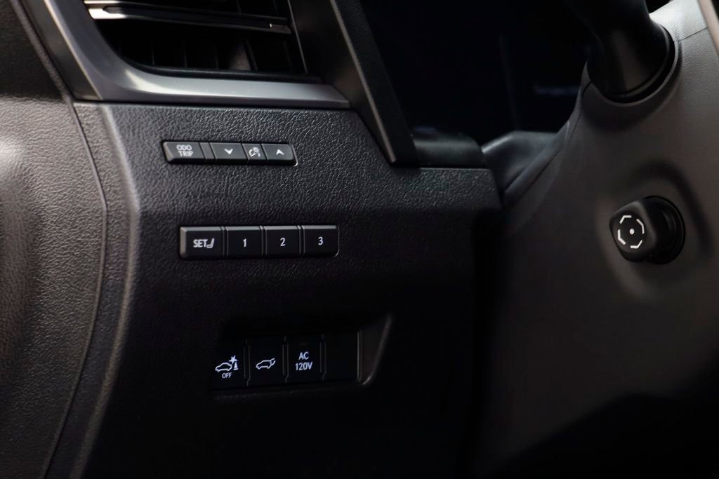 Used 2024 Lexus GX 550 550 Luxury w/ Accessory Package (Z1) image 7