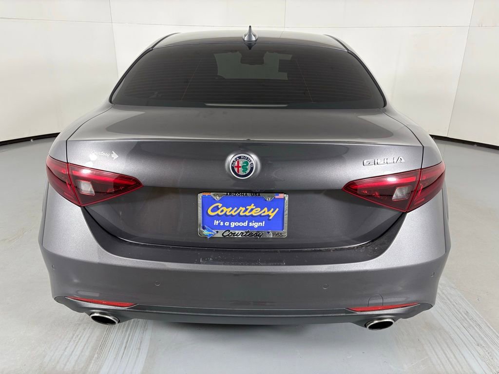 Used 2019 Alfa Romeo Giulia image 8