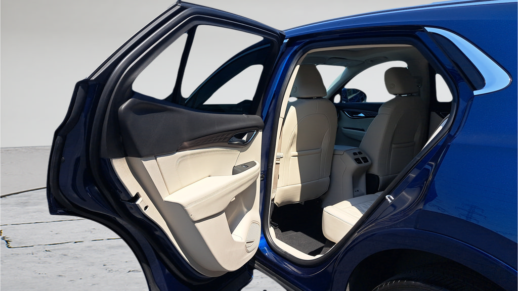 Used 2023 Buick Envision Avenir FWD image 11