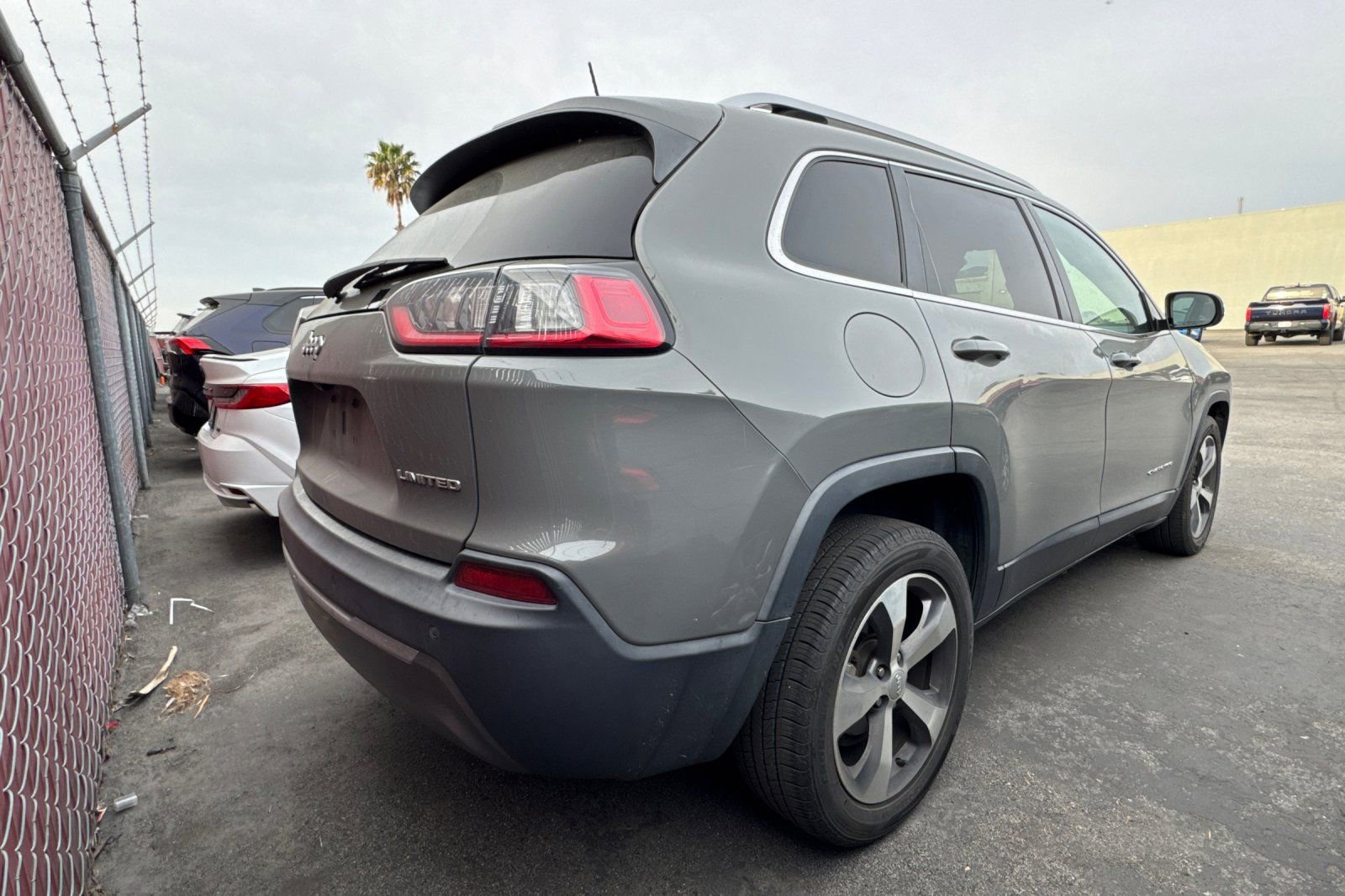 Used 2020 Jeep Cherokee Limited image 5