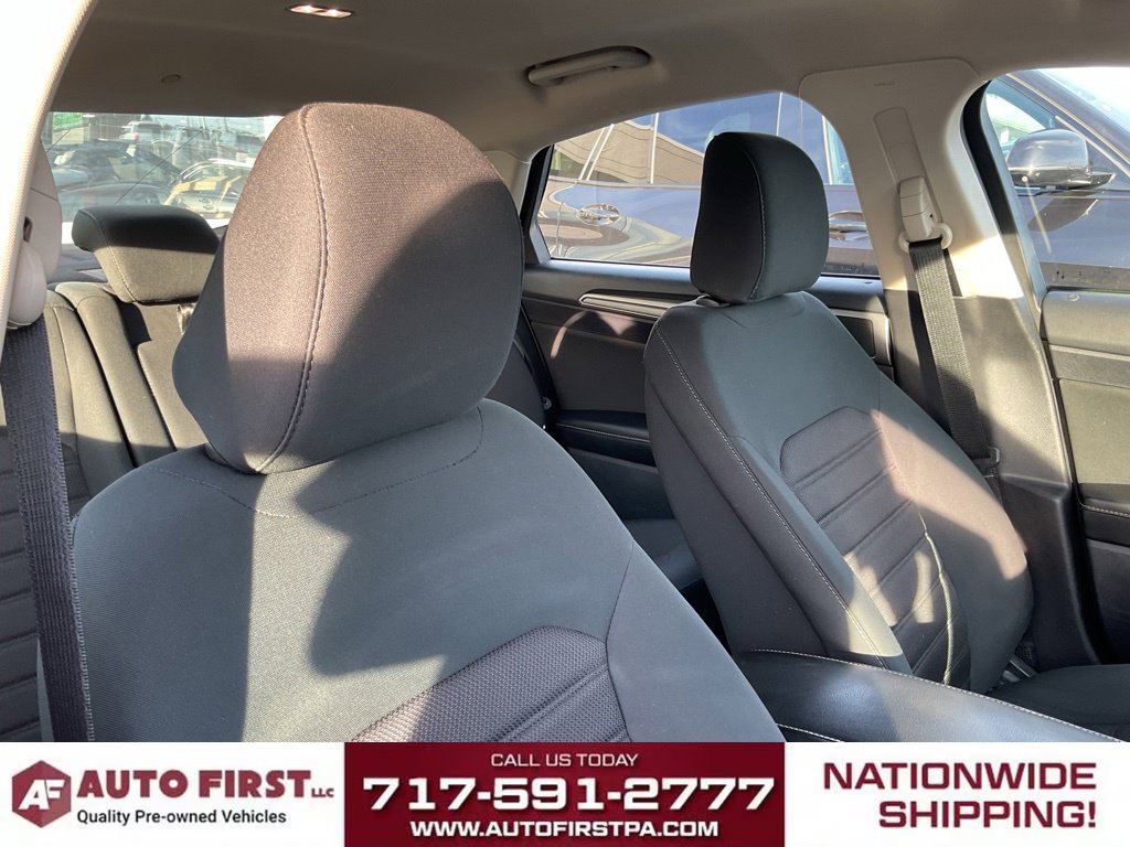 Used 2020 Ford Fusion SE FWD image 22