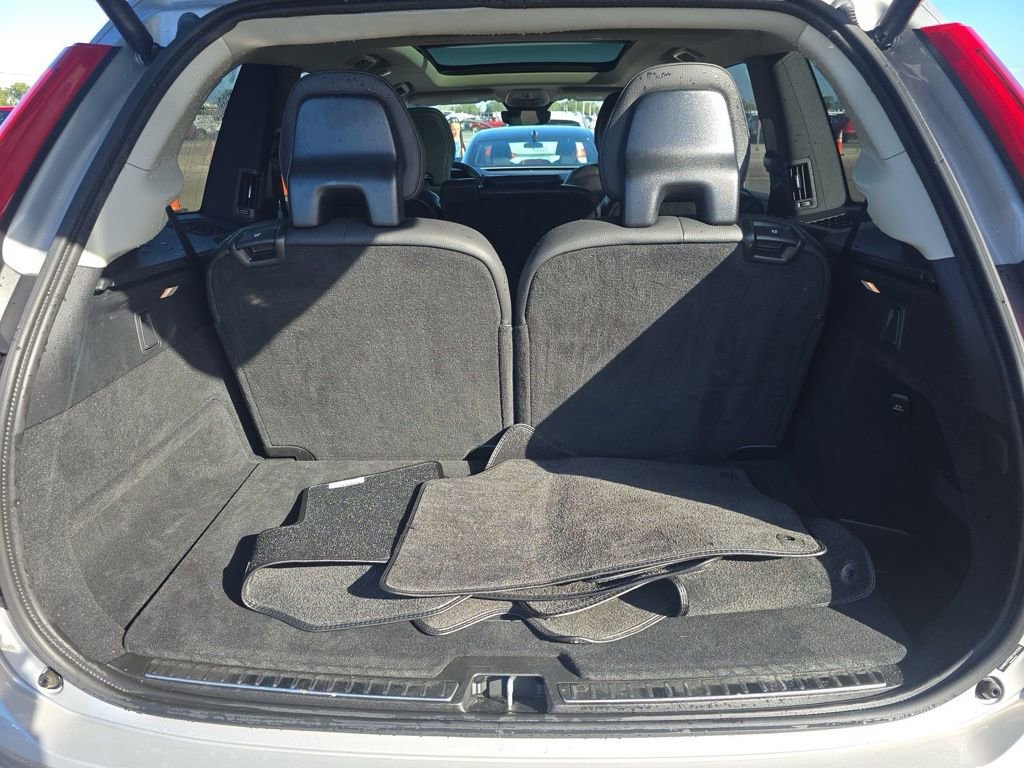 Used 2025 Volvo XC90 B6 Plus image 44