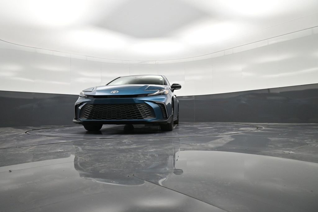 Used 2025 Toyota Camry SE w/ Convenience Package image 25