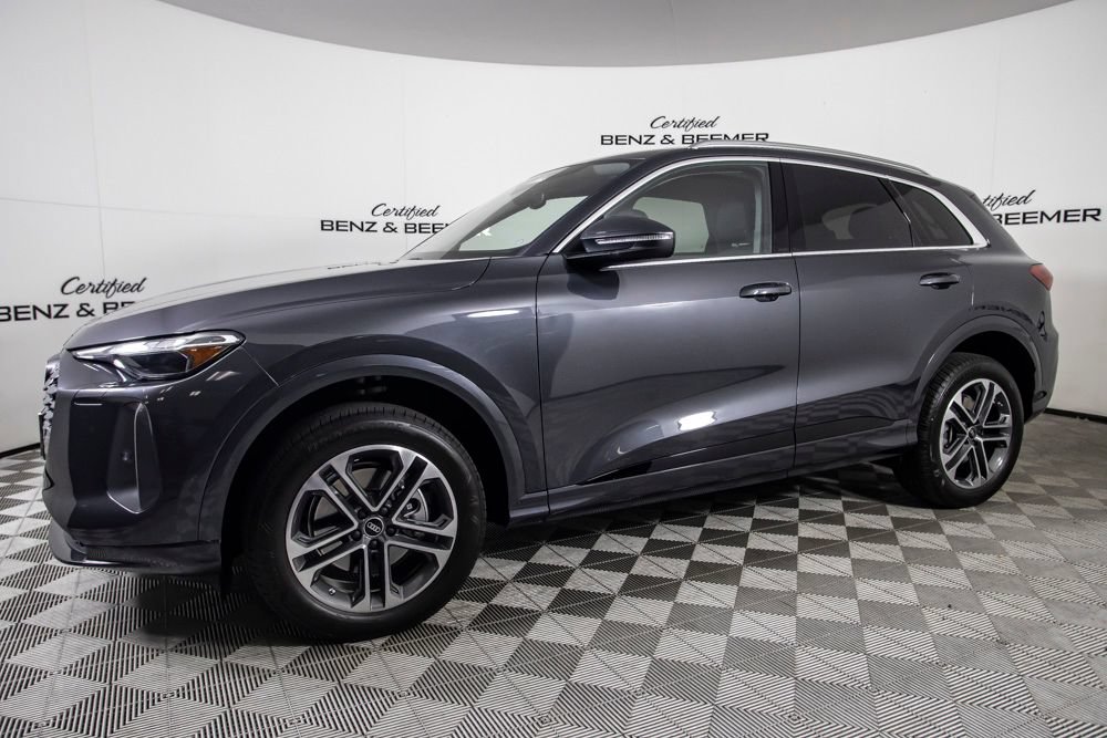Used 2025 Audi Q5 Premium w/ Convenience Package AWD/4WD image 9
