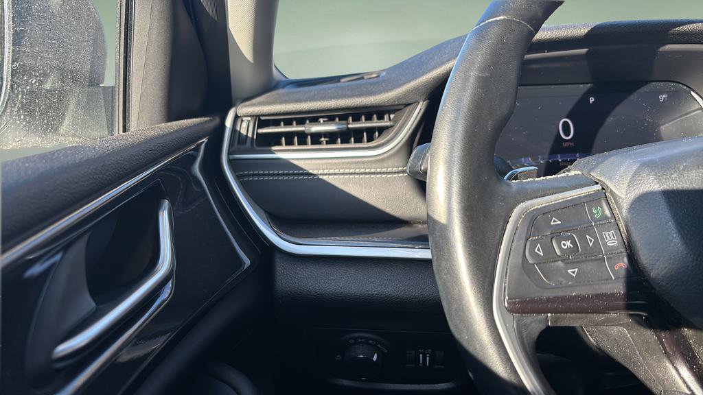 Used 2021 Jeep Grand Cherokee L Laredo w/ Luxury Tech Group I image 18