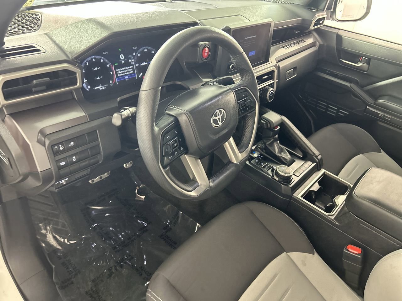 Used 2025 Toyota Tacoma TRD Sport image 11