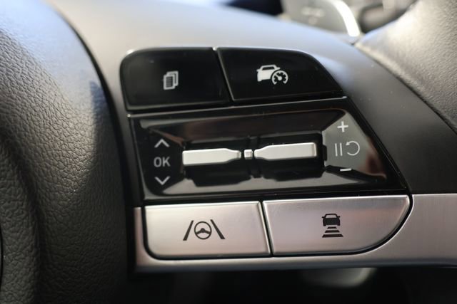 Used 2023 Hyundai Tucson Limited AWD/4WD image 12
